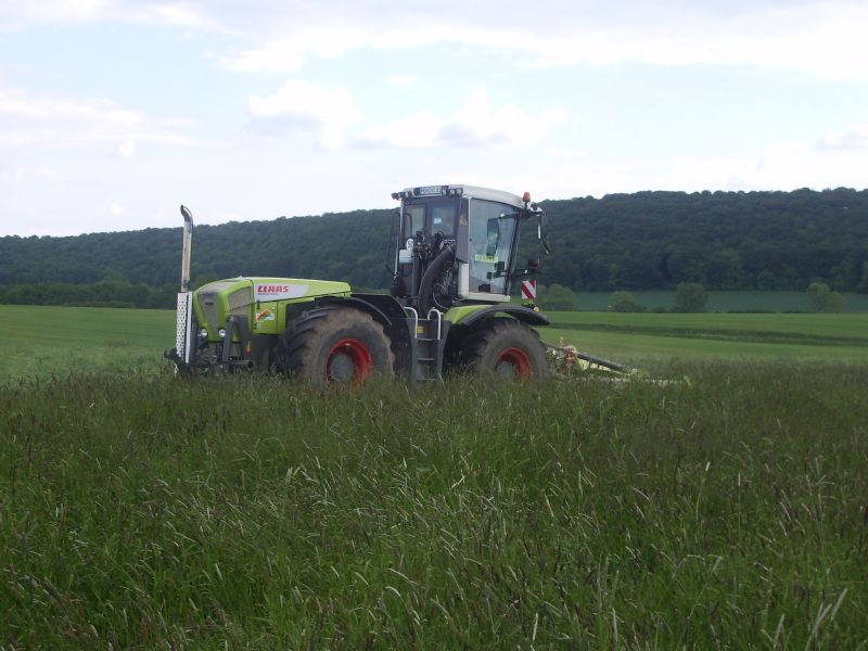 Claas Xerion 3300 04.jpg